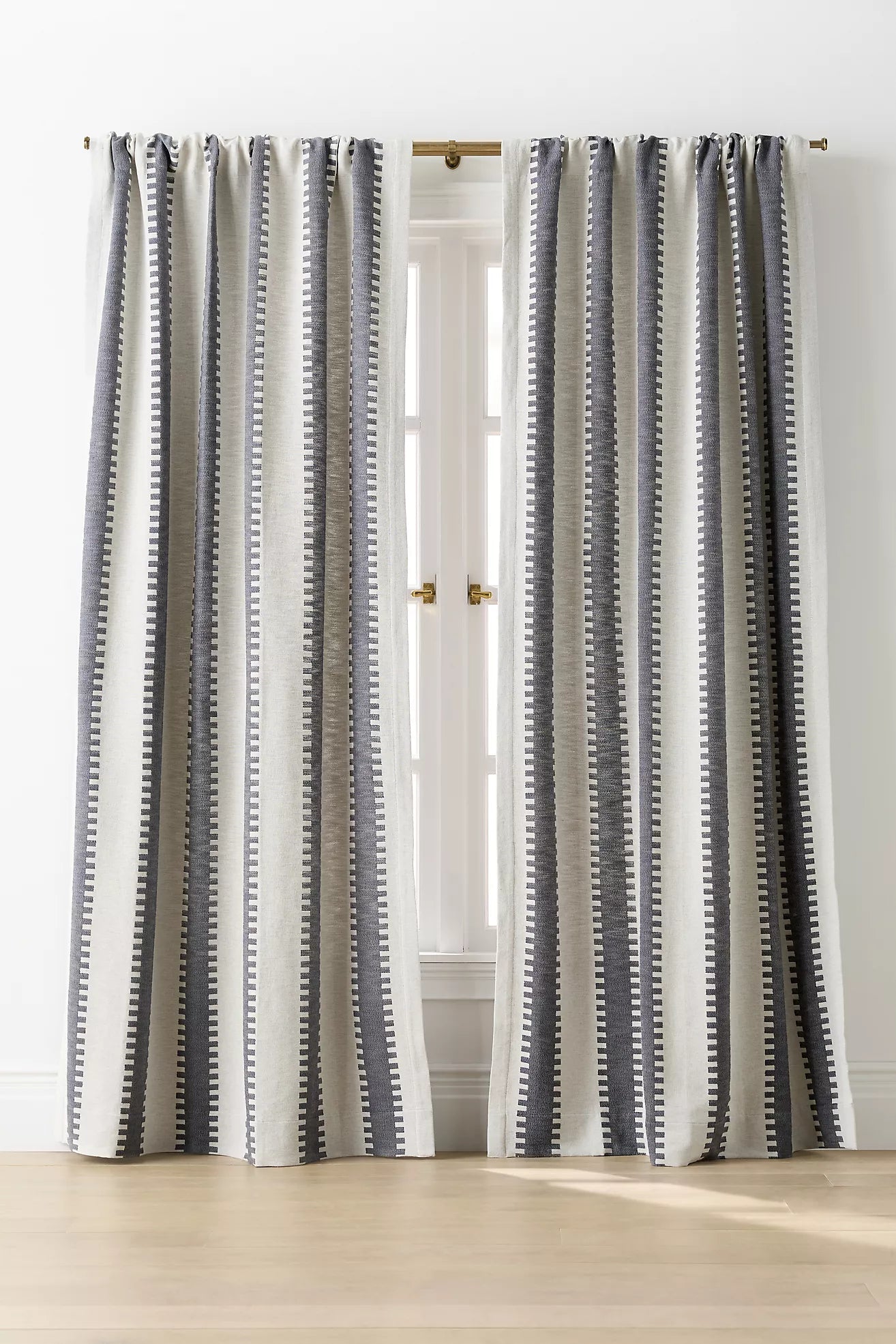 Cotton Jacquard Notched Striped Curtain